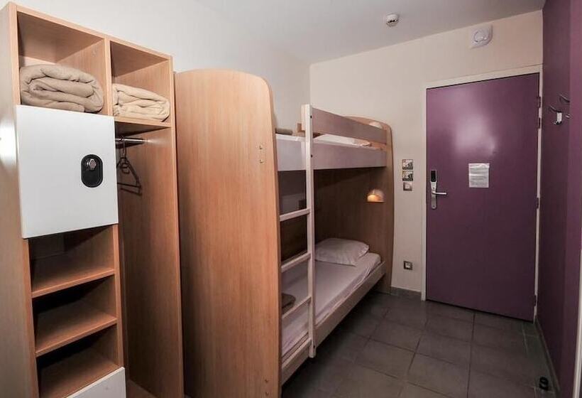 Auberge De Jeunesse Rochefort   Hostel