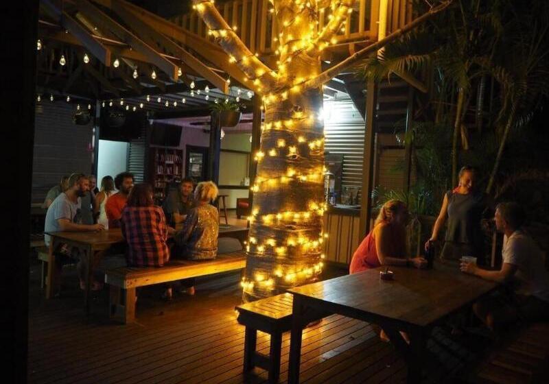 הוסטל Kimberley Travellers Lodge  Broome Yha