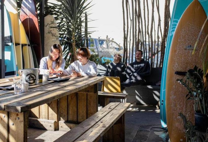 הוסטל Woopi Backpackers