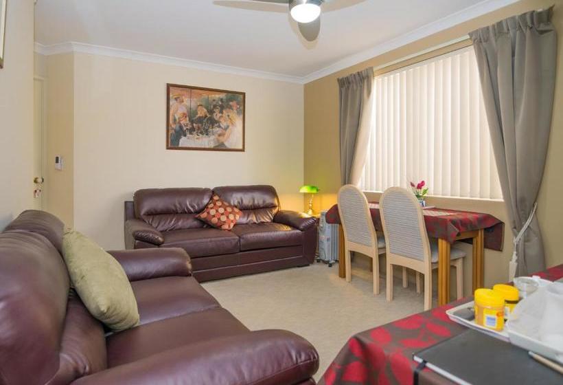 Ascot On Swan Bed & Breakfast