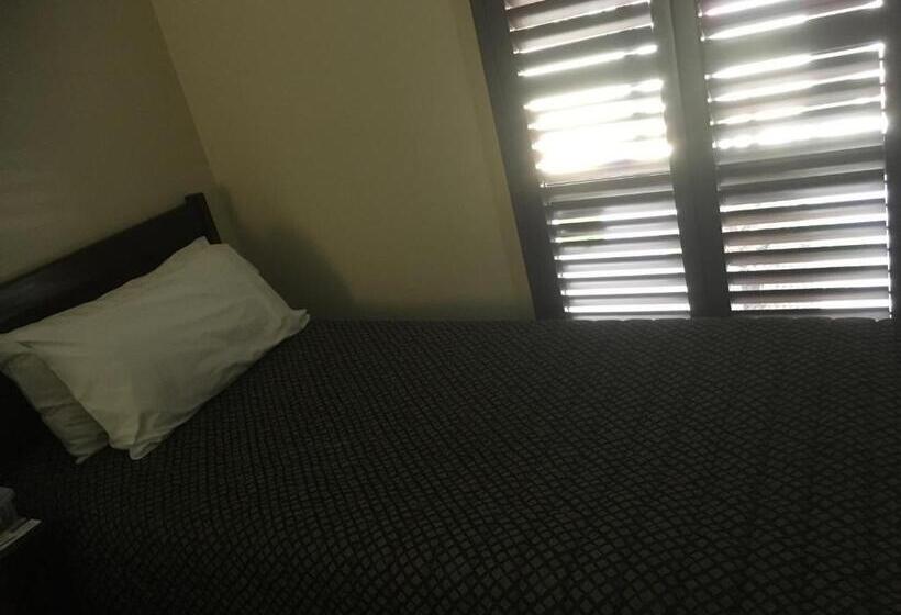 Balranald Club Motel