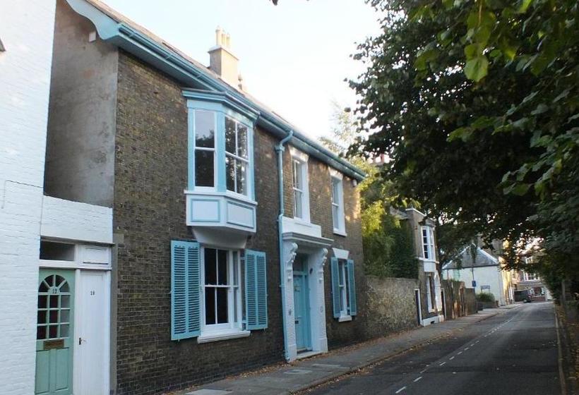 Bear S Well Bed & Breakfast