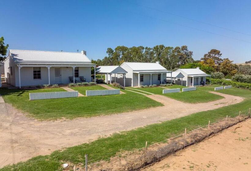 تختخواب و صبحانه Wagga Wagga Country Cottages