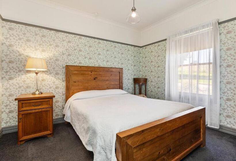 تختخواب و صبحانه Wagga Wagga Country Cottages