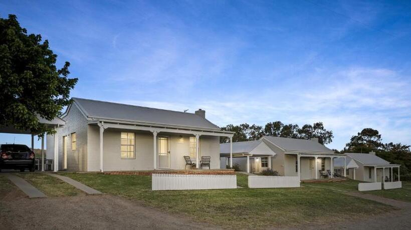 تختخواب و صبحانه Wagga Wagga Country Cottages