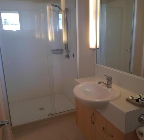 Cardwell Beachcomber Motel & Tourist Park