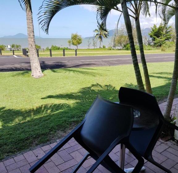 Cardwell Beachcomber Motel & Tourist Park