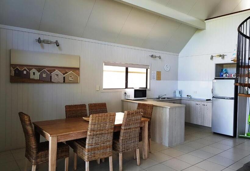 Cardwell Beachcomber Motel & Tourist Park