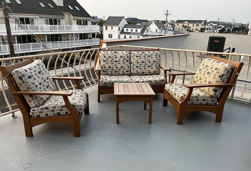 Condor Motel   Beach Block