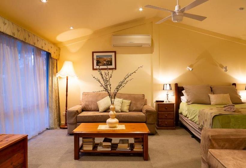 Courtsidecottage Bed And Breakfast