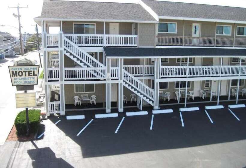 Green Dolphin Motel