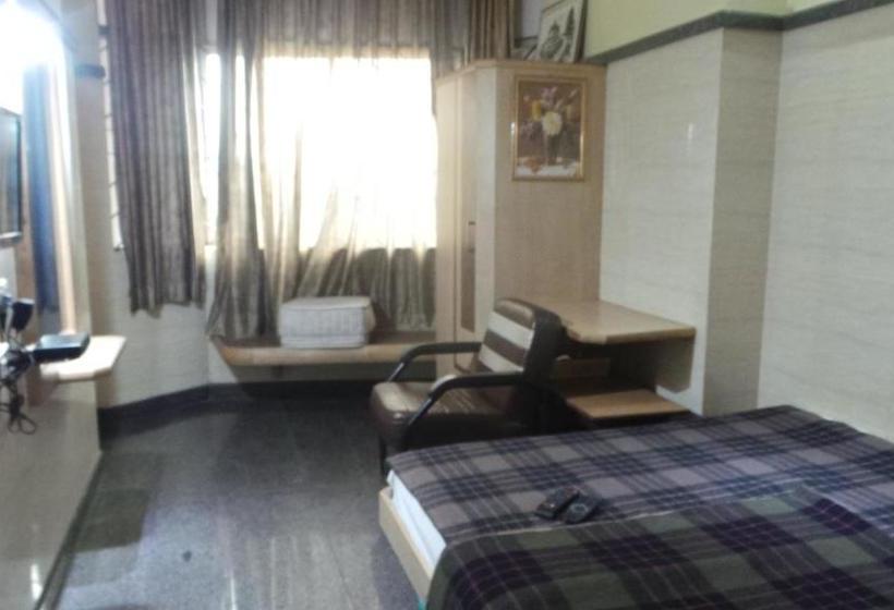 Отель Adarsha Palace