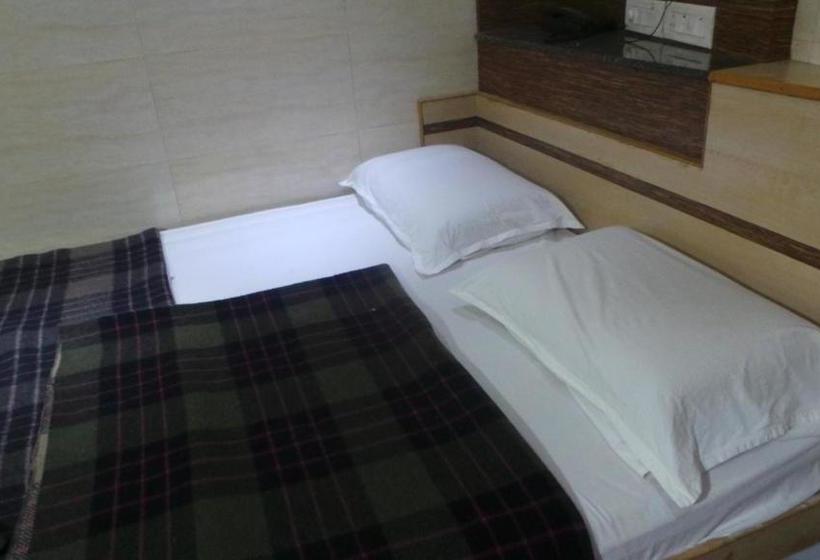 Отель Adarsha Palace