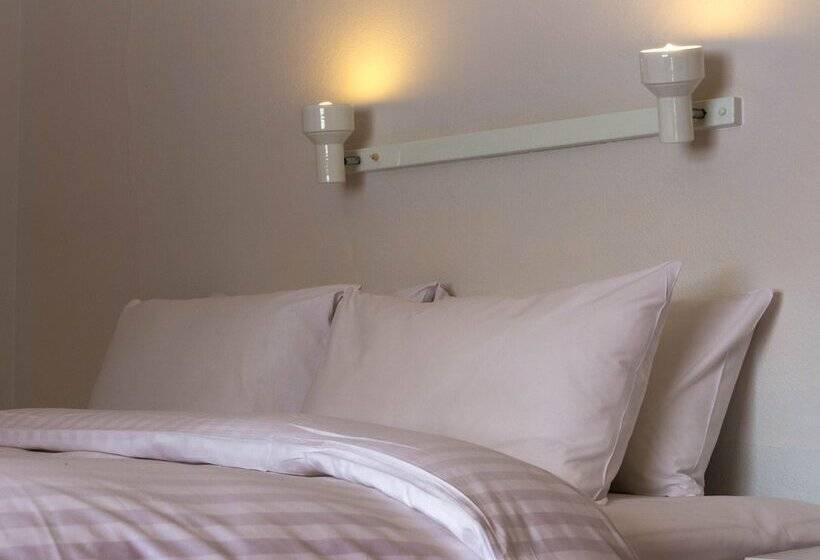 בית מלון כפרי Eiger Chalet