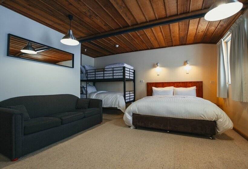 בית מלון כפרי Eiger Chalet