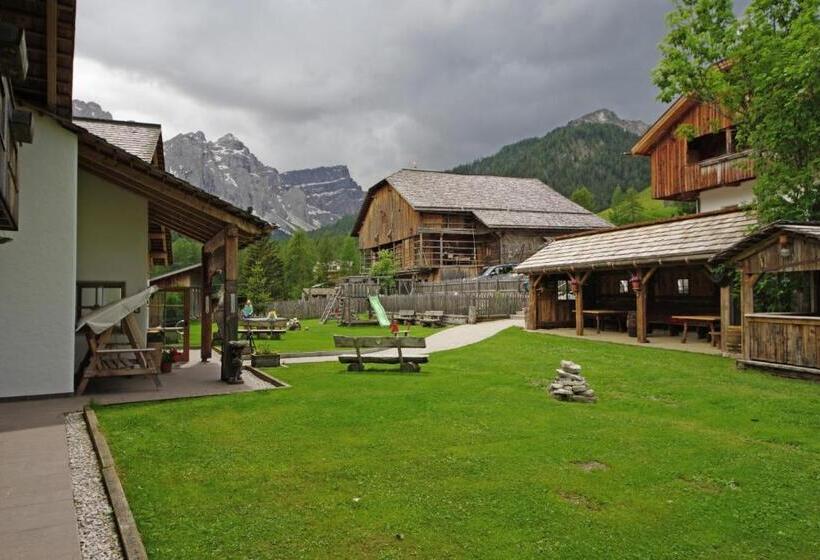 בית מלון כפרי Pension Odles