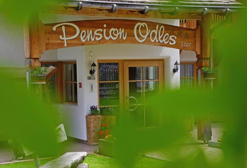 בית מלון כפרי Pension Odles