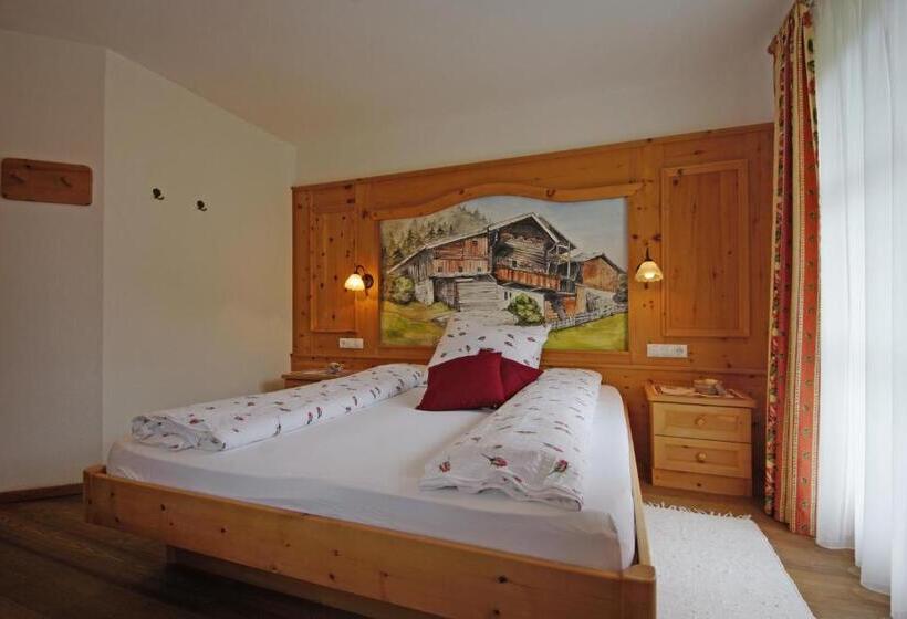 בית מלון כפרי Pension Odles