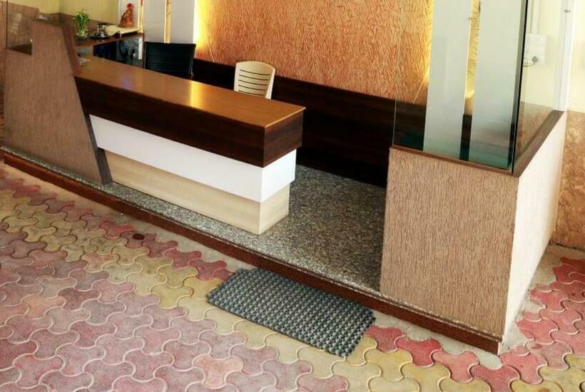 בית מלון כפרי Shri Narayan Palace