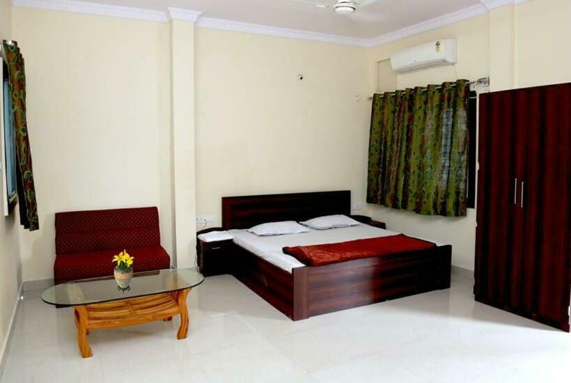 בית מלון כפרי Shri Narayan Palace