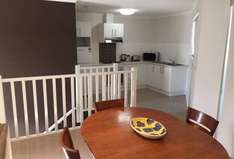 Inverloch Cabins & Apartments