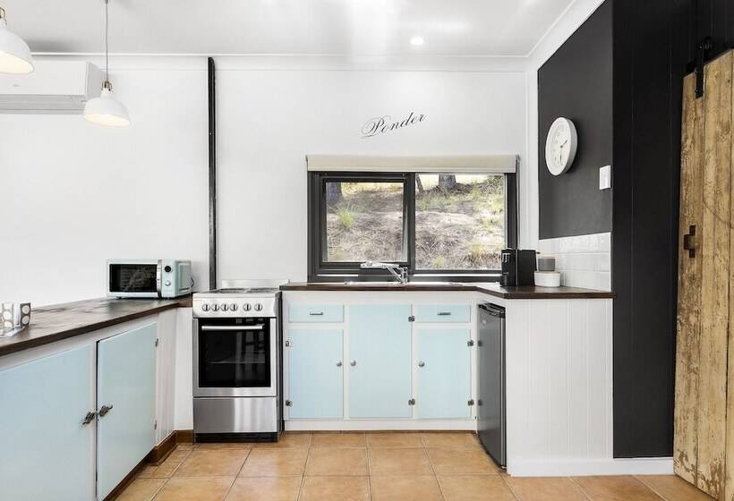 Karawatha Cottages B&b