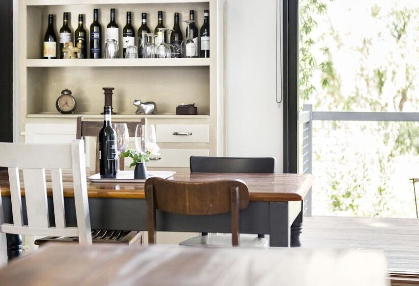 Karawatha Cottages B&b