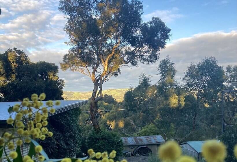 Karawatha Cottages B&b