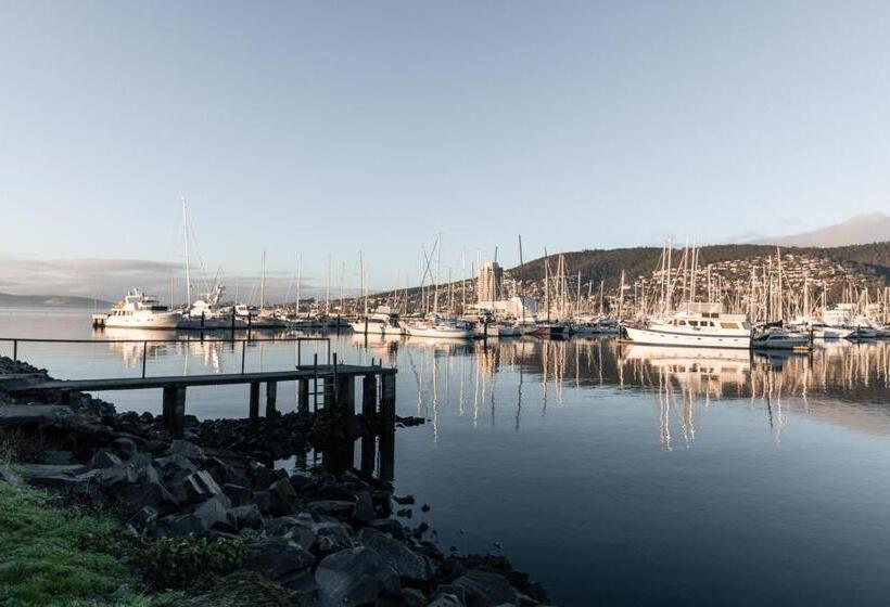 فندق على الطريق Battery Point Manor