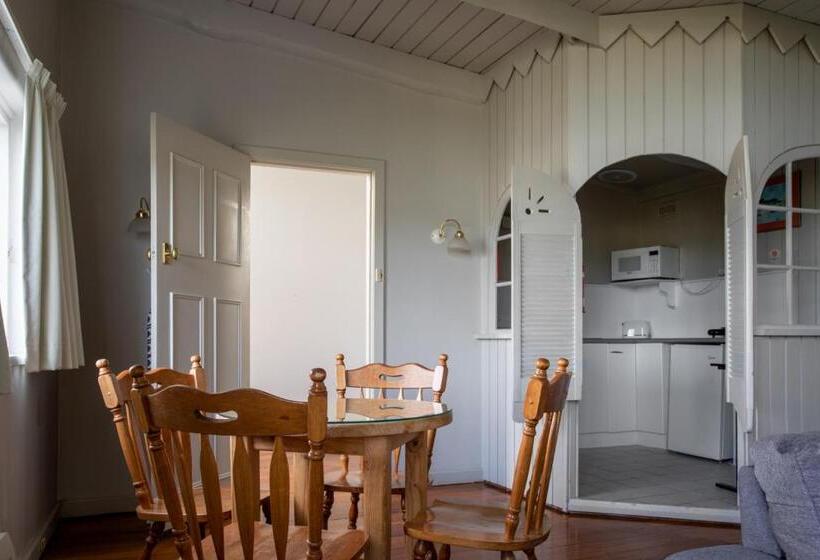 فندق على الطريق Battery Point Manor