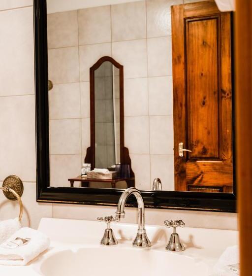 فندق على الطريق Battery Point Manor