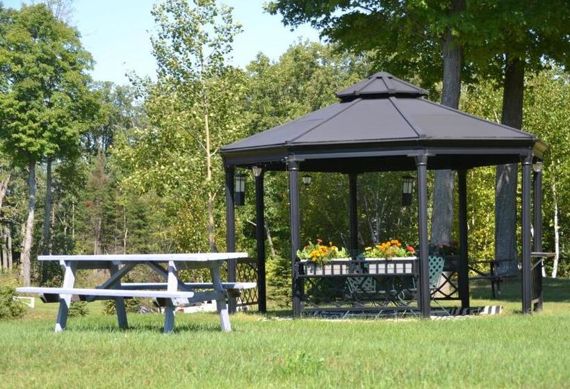 فندق على الطريق Calabogie Motor Inn