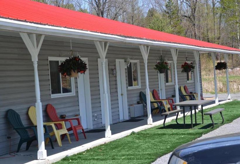 فندق على الطريق Calabogie Motor Inn