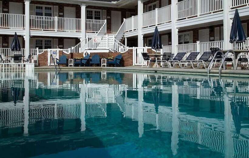 모텔 Saratoga Resort