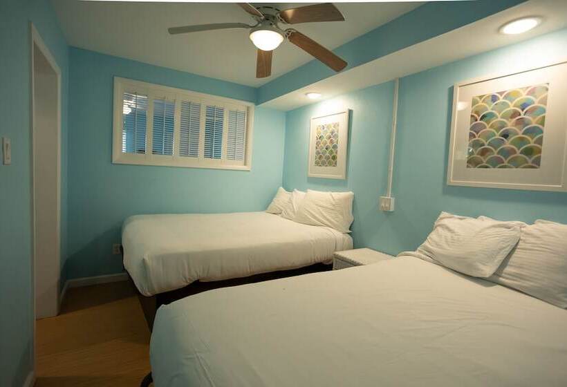 모텔 Saratoga Resort