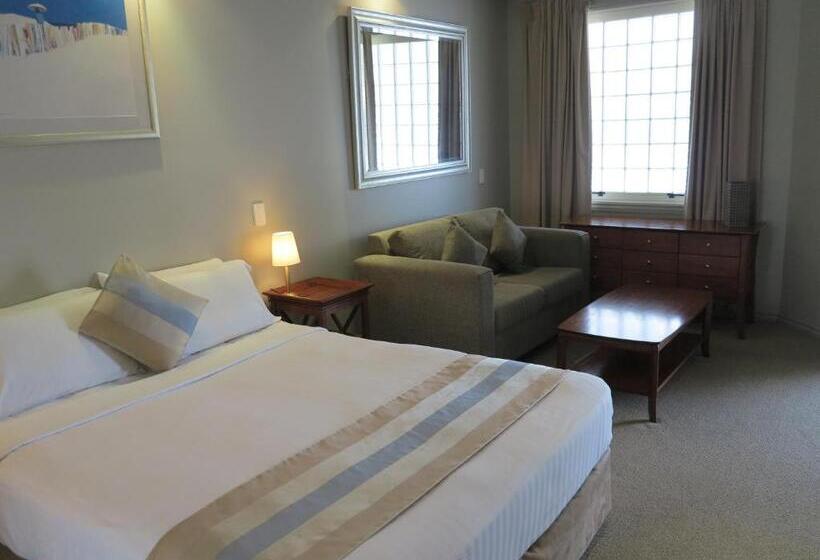 汽车旅馆  Shangri La Gardens