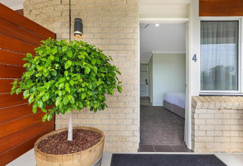 מוטל The Duck Inn Apartments