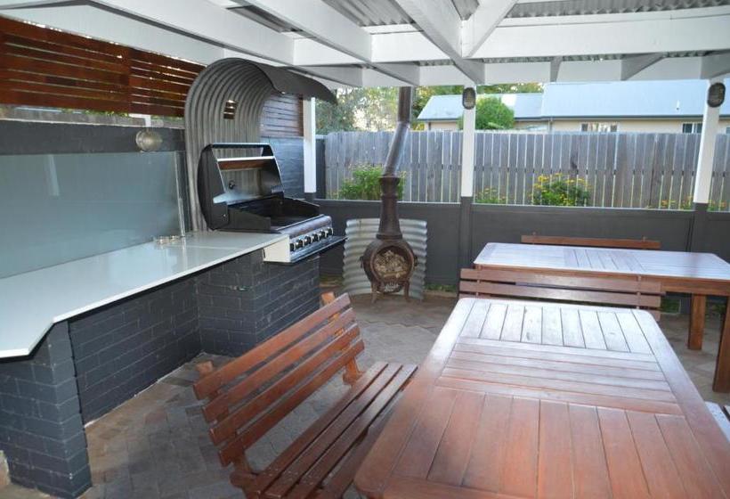 モーテル The Lodge Broulee