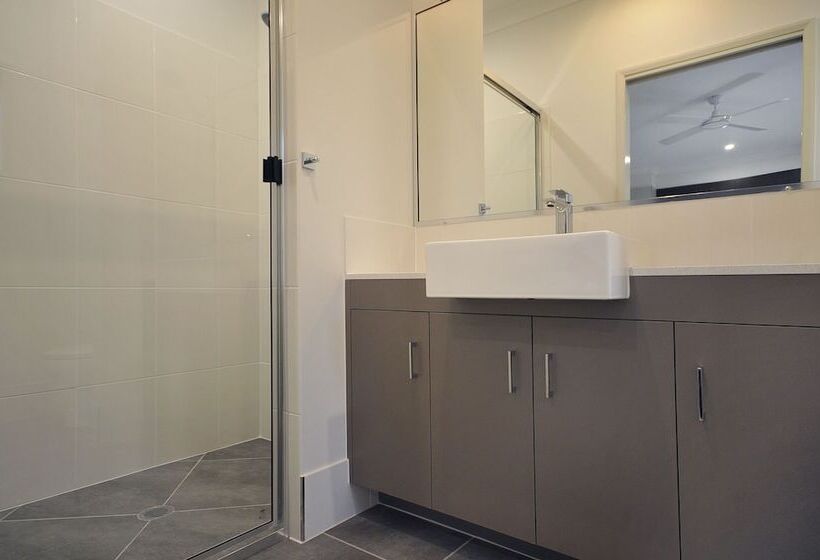 Northpoint Motel Apartments