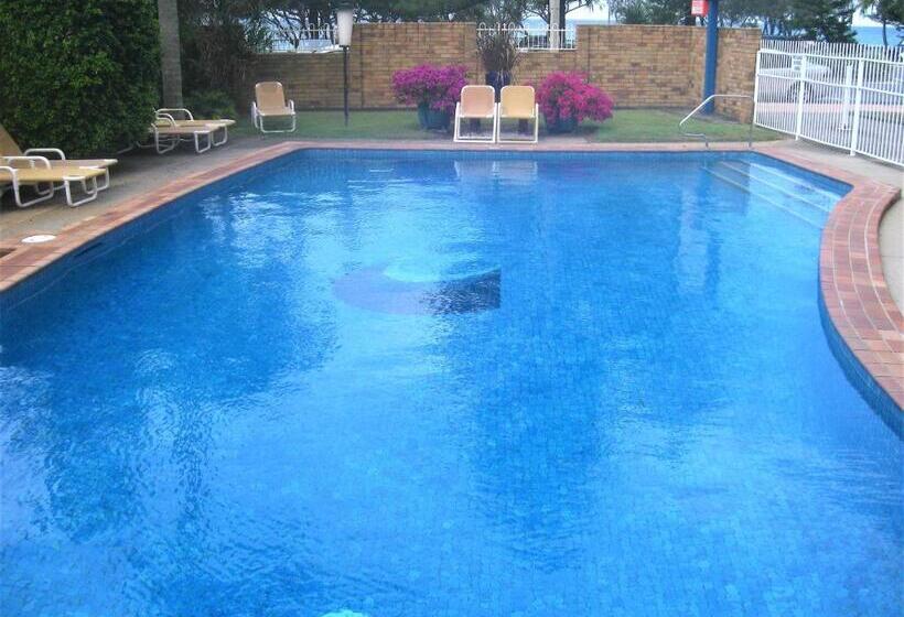 Oceania On Burleigh Beach