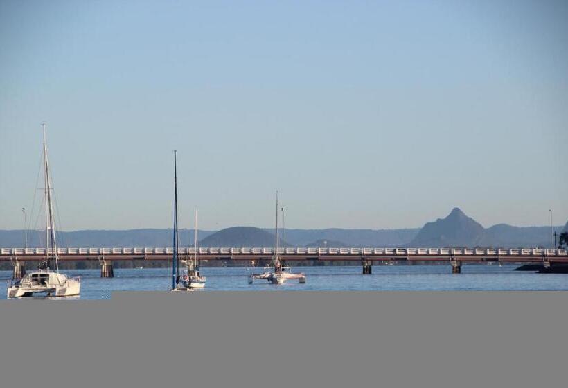 On The Bay Apartments