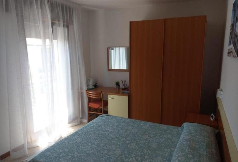 ペンション Bar Moro 1963