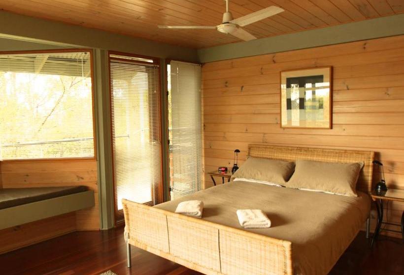 פנסיון Bombah Point Eco Cottages