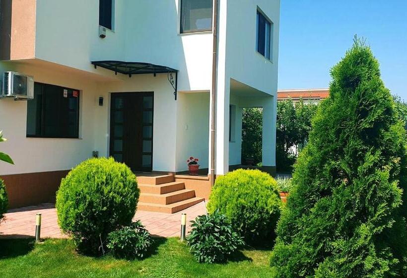 Пансион Elina