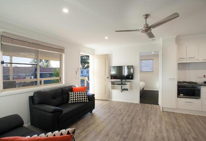 بنسيون Paradise Tourist Park