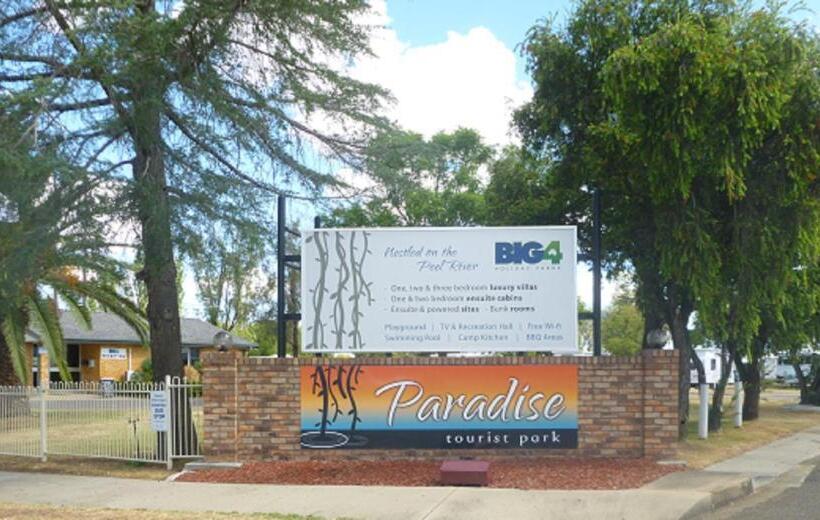 پانسیون Paradise Tourist Park