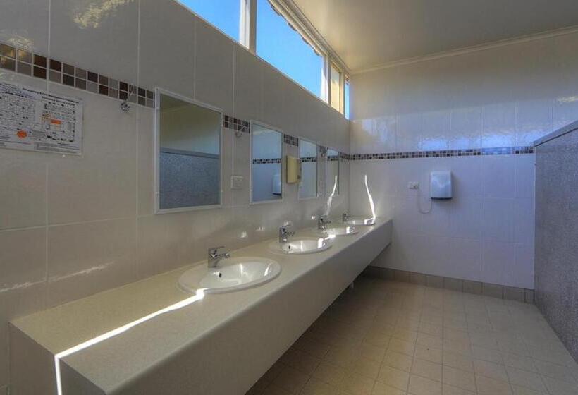 پانسیون Paradise Tourist Park