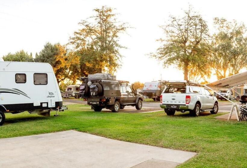 پانسیون Paradise Tourist Park