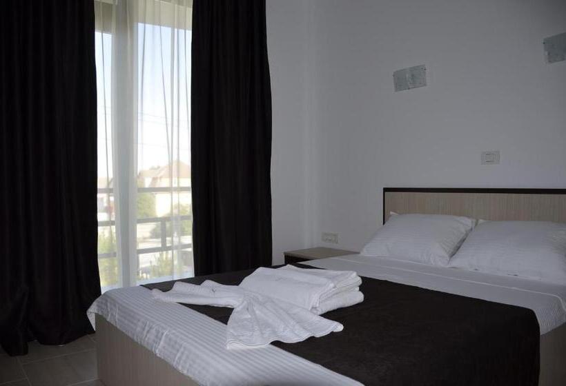 بنسيون Vila Cosmin