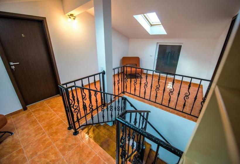 Пансион Elina